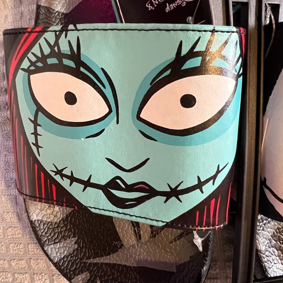 Men’s Disney The Nightmare Before Christmas Slides. Jack and Sally. - Picture 3 of 11